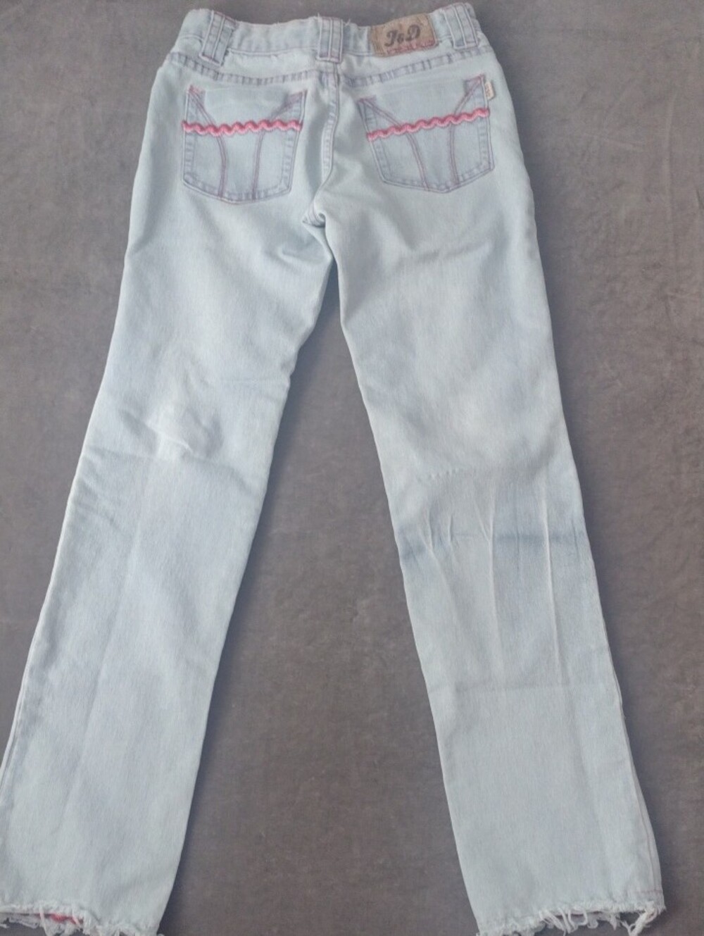 Light Wash Size 26/29 Wms Straight Scalloped  Sequence Distressing Raw Hem